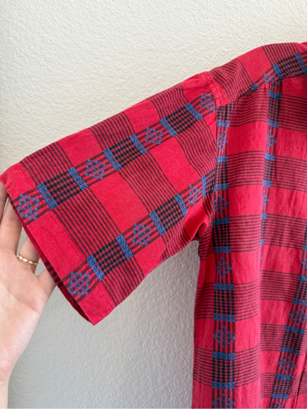 Cabin Creek Vintage Red and Blue Plaid Short-Sleeve Button-Down Shirt - Picture 4 of 14